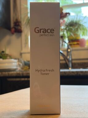 Grace Hydra Fresh Toner – Cream and Gold Box